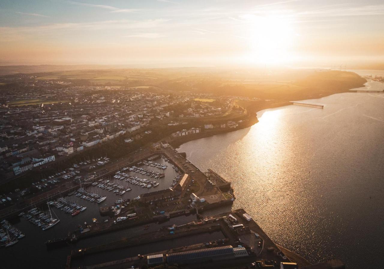 Ty Milford Waterfront Hotel Milford Haven Buitenkant foto